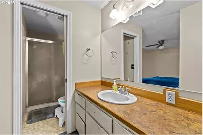 21886 SW Martinazzi Ave, Tualatin, OR 97062 - Photo 21
