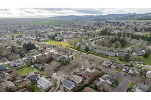 1855 NW Jillanne Ct, McMinnville, OR 97128 - Photo 33