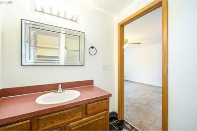 1855 NW Jillanne Ct, McMinnville, OR 97128 - Photo 15