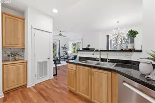 8361 SW 24th Ave, Portland, OR 97219 - Photo 15