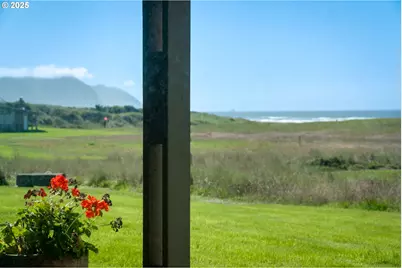 101 13th St #209, Gearhart, OR 97138 - Photo 3