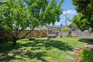 5805 NE Rodney Ave, Portland, OR 97211 - Photo 3