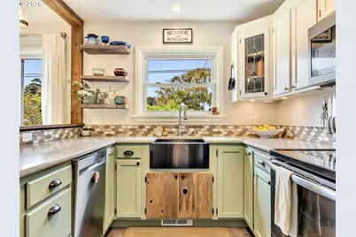 821 14th Ave, Seaside, OR 97138 - Photo 17