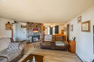 5654 Lompoc Ct S, Salem, OR 97306 - Photo 9