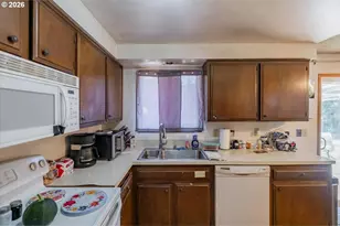 5654 Lompoc Ct S, Salem, OR 97306 - Photo 15
