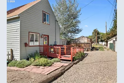 2420 9th St, Baker City, OR 97814 - Photo 7