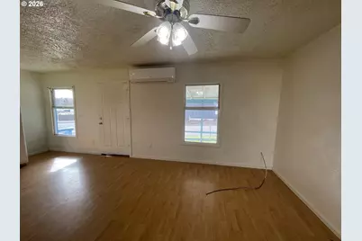 413 NE Boston St, Roseburg, OR 97470 - Photo 7