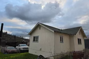 413 NE Boston St, Roseburg, OR 97470 - Photo 3