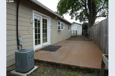 141 Hood St, Oregon City, OR 97045 - Photo 11