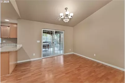 675 NE Cummins St, Roseburg, OR 97470 - Photo 13