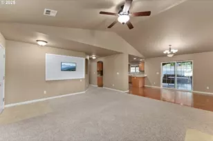 675 NE Cummins St, Roseburg, OR 97470 - Photo 9