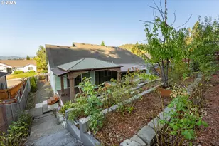 675 NE Cummins St, Roseburg, OR 97470 - Photo 33