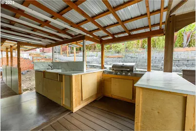 675 NE Cummins St, Roseburg, OR 97470 - Photo 15