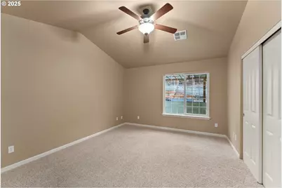 675 NE Cummins St, Roseburg, OR 97470 - Photo 17