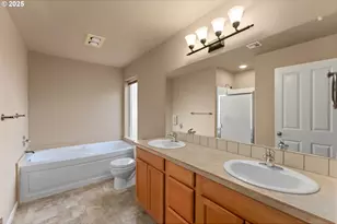 675 NE Cummins St, Roseburg, OR 97470 - Photo 19