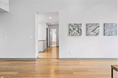 3741 SW Sweetbriar Dr, Portland, OR 97221 - Photo 7