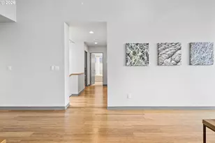 3741 SW Sweetbriar Dr, Portland, OR 97221 - Photo 7