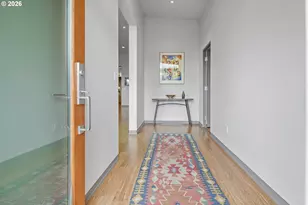 3741 SW Sweetbriar Dr, Portland, OR 97221 - Photo 3