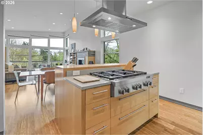 3741 SW Sweetbriar Dr, Portland, OR 97221 - Photo 17