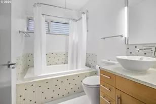 3741 SW Sweetbriar Dr, Portland, OR 97221 - Photo 29