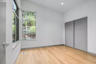 3741 SW Sweetbriar Dr, Portland, OR 97221 - Photo 31