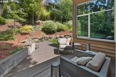 3741 SW Sweetbriar Dr, Portland, OR 97221 - Photo 43