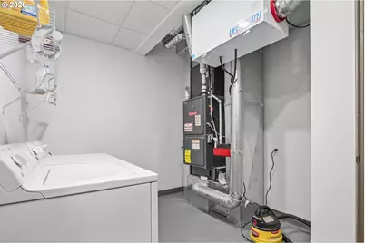 3741 SW Sweetbriar Dr, Portland, OR 97221 - Photo 39