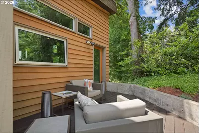 3741 SW Sweetbriar Dr, Portland, OR 97221 - Photo 41