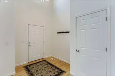 2152 N Laurelwood St, Canby, OR 97013 - Photo 5