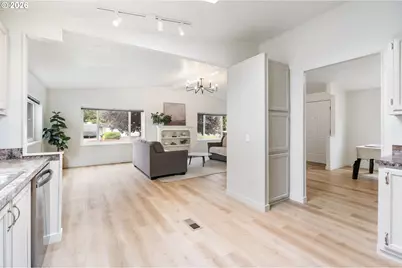 3425 Camas St, Woodburn, OR 97071 - Photo 11
