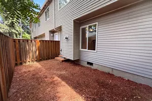 61 SE 171st Ave, Portland, OR 97233 - Photo 5