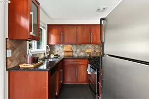 5807 NE 10th Ave, Portland, OR 97211 - Photo 11