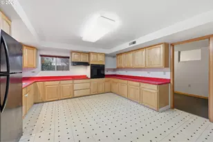 8855 SW Omara St, Portland, OR 97223 - Photo 21