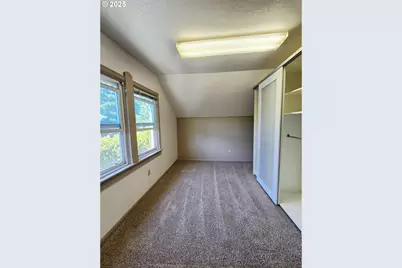 7247 SE Division St, Portland, OR 97206 - Photo 15