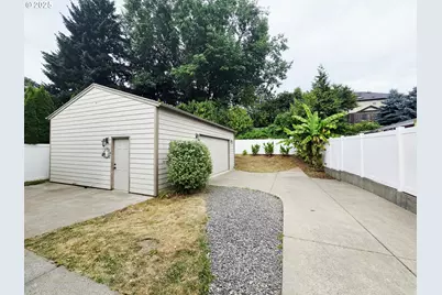 7247 SE Division St, Portland, OR 97206 - Photo 29