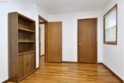 8411 SE Brooklyn St, Portland, OR 97266 - Photo 9