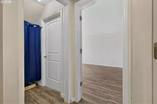 15 NE 113th Pl, Portland, OR 97220 - Photo 37
