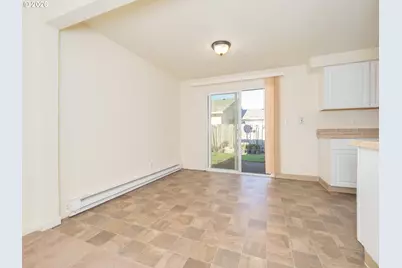 1591 James St, Woodburn, OR 97071 - Photo 13