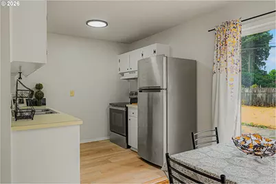 15540 SE Harrison St, Portland, OR 97233 - Photo 9