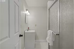 15540 SE Harrison St, Portland, OR 97233 - Photo 17
