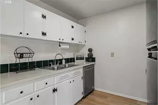 15540 SE Harrison St, Portland, OR 97233 - Photo 13