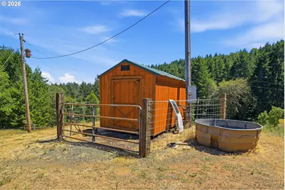 1060 Murdock Dr, Oakland, OR 97462 - Photo 11