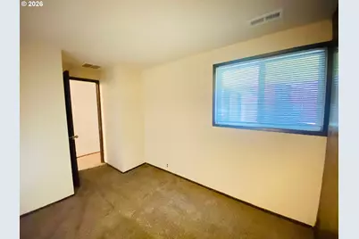 3732 Peppertree Dr, Eugene, OR 97402 - Photo 15