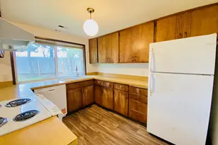 3732 Peppertree Dr, Eugene, OR 97402 - Photo 9