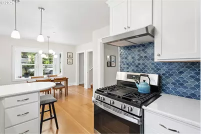 13048 SE Kelly Ct, Portland, OR 97236 - Photo 9