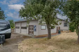 1311 Willow St, Myrtle Point, OR 97458 - Photo 9