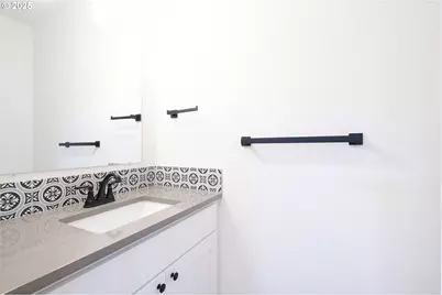 6541 SE Woodstock Blvd, Portland, OR 97206 - Photo 11