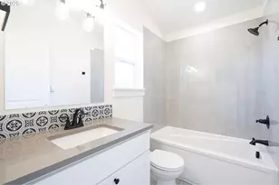 6541 SE Woodstock Blvd, Portland, OR 97206 - Photo 13