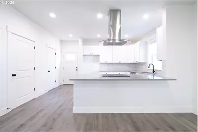 6541 SE Woodstock Blvd, Portland, OR 97206 - Photo 7