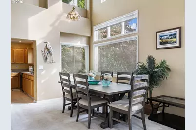 10235 SW Fulton Dr, Tualatin, OR 97062 - Photo 9